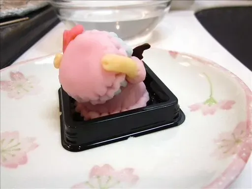 【野生咲夜】蕾咪造型的痛和菓子 照片